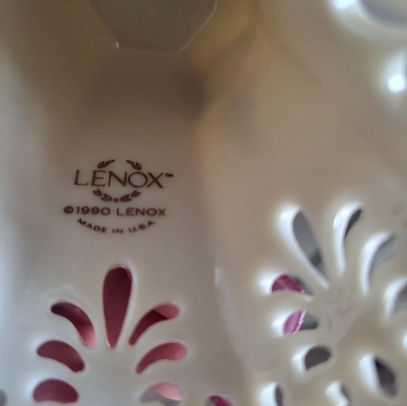 Lenox 1990 Porcelain Pierced Bell Ornament - Picture 6 of 6